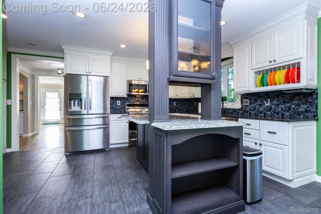 21170 Outer Drive Drive, Dearborn, MI 48124