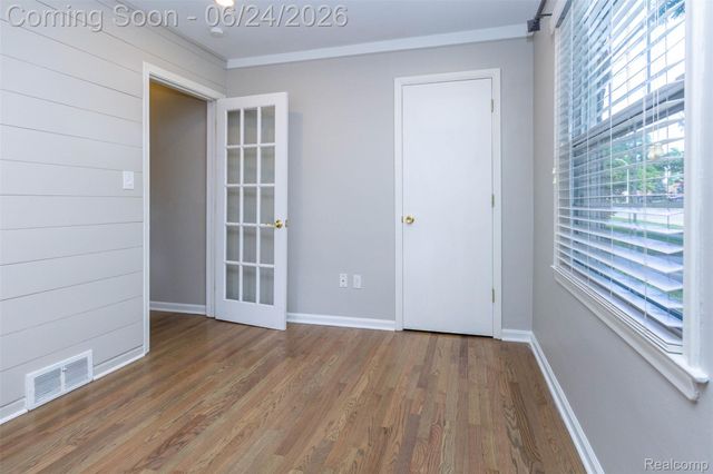 21170 Outer Drive Drive, Dearborn, MI 48124