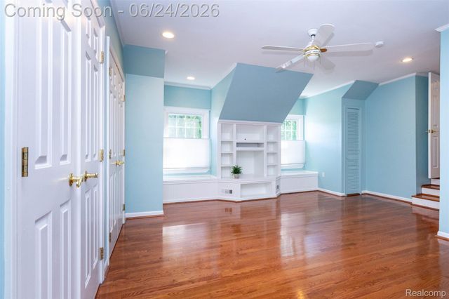 21170 Outer Drive Drive, Dearborn, MI 48124