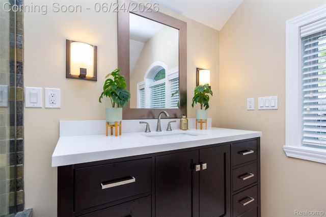 21170 Outer Drive Drive, Dearborn, MI 48124
