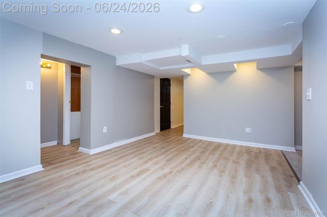 21170 Outer Drive Drive, Dearborn, MI 48124