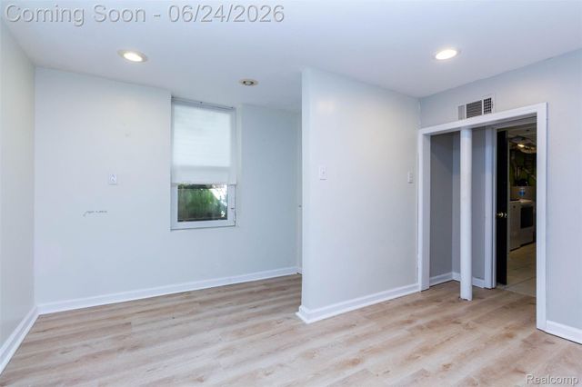 21170 Outer Drive Drive, Dearborn, MI 48124