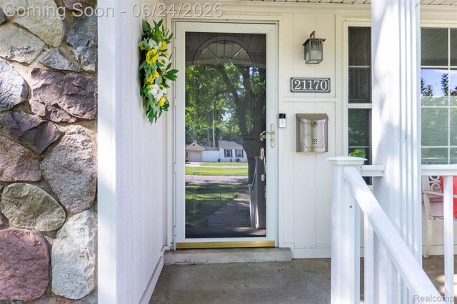 21170 Outer Drive Drive, Dearborn, MI 48124
