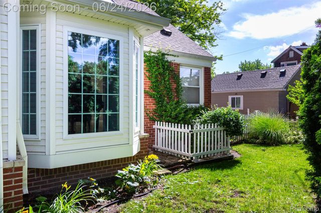 21170 Outer Drive Drive, Dearborn, MI 48124