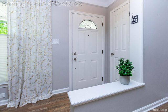 21170 Outer Drive Drive, Dearborn, MI 48124