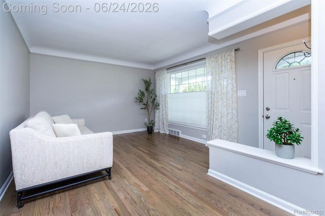 21170 Outer Drive Drive, Dearborn, MI 48124