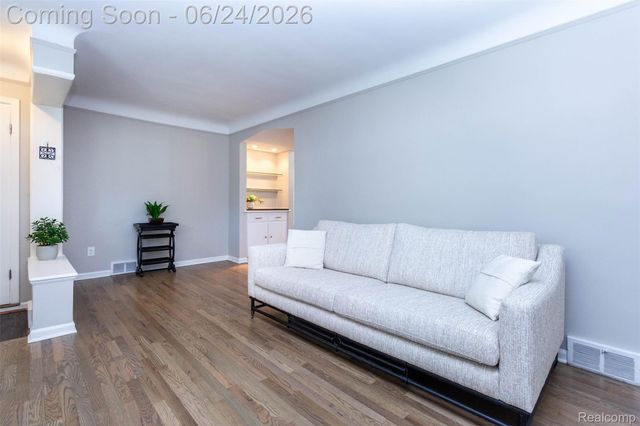 21170 Outer Drive Drive, Dearborn, MI 48124