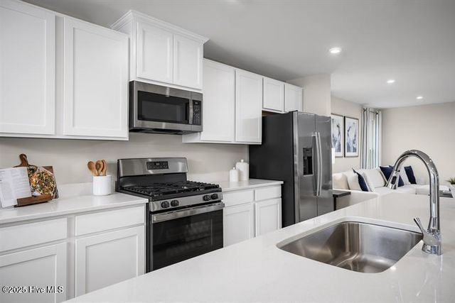 8044 Sterling Oaks Drive, Ash, NC 28420