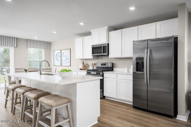 8044 Sterling Oaks Drive, Ash, NC 28420