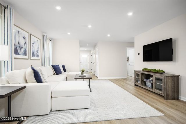 8044 Sterling Oaks Drive, Ash, NC 28420