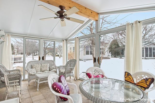 54 Rocking Horse Lane, Grayslake, IL 60030