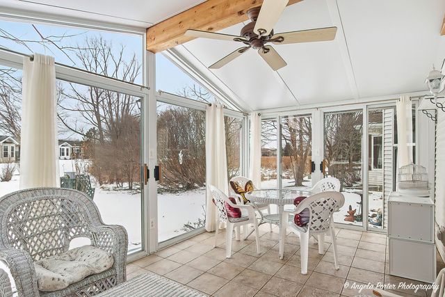 54 Rocking Horse Lane, Grayslake, IL 60030