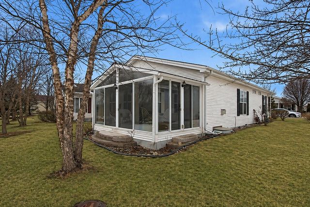 54 Rocking Horse Lane, Grayslake, IL 60030