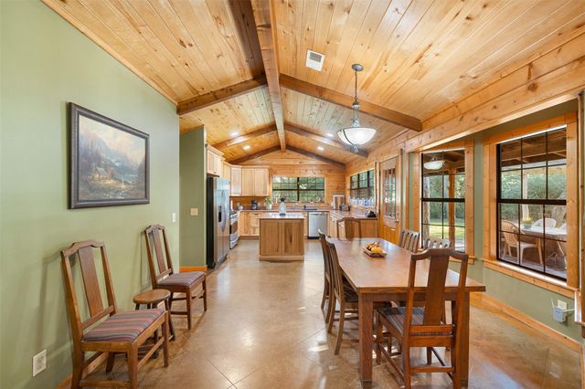 1426 Cr 2152, Rock Island, TX 77470