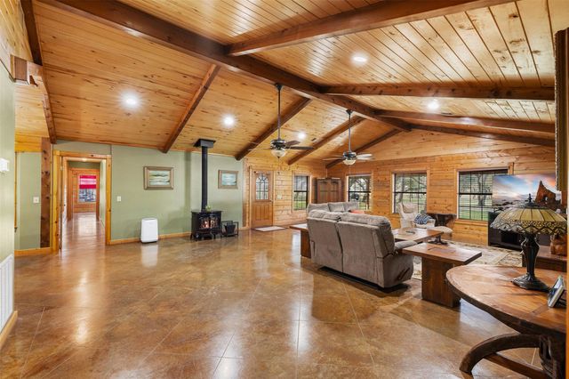 1426 Cr 2152, Rock Island, TX 77470