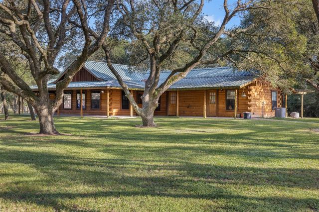 1426 Cr 2152, Rock Island, TX 77470