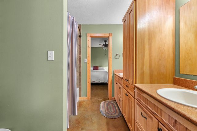 1426 Cr 2152, Rock Island, TX 77470