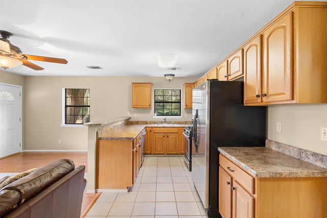 1426 Cr 2152, Rock Island, TX 77470