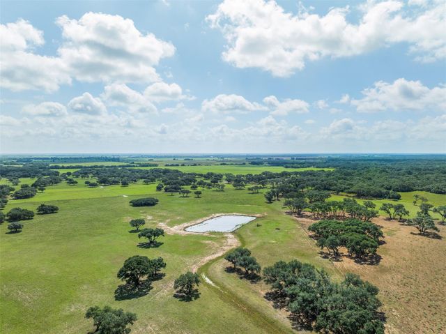 1426 Cr 2152, Rock Island, TX 77470