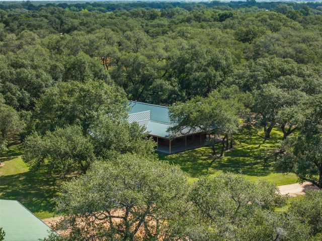 1426 Cr 2152, Rock Island, TX 77470