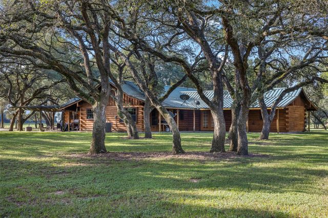 1426 Cr 2152, Rock Island, TX 77470