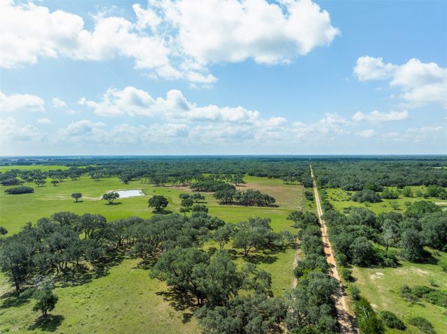 1426 Cr 2152, Rock Island, TX 77470