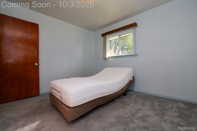 5072 Joangay Boulevard, Waterford Charter Township, MI 48327