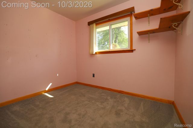 5072 Joangay Boulevard, Waterford Charter Township, MI 48327