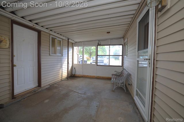 5072 Joangay Boulevard, Waterford Charter Township, MI 48327
