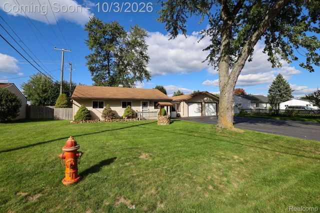 5072 Joangay Boulevard, Waterford Charter Township, MI 48327