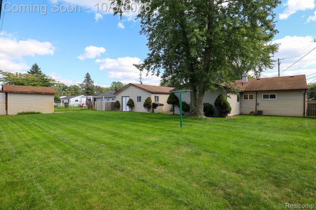 5072 Joangay Boulevard, Waterford Charter Township, MI 48327