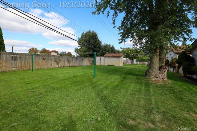 5072 Joangay Boulevard, Waterford Charter Township, MI 48327