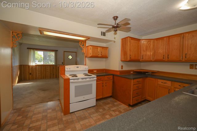 5072 Joangay Boulevard, Waterford Charter Township, MI 48327