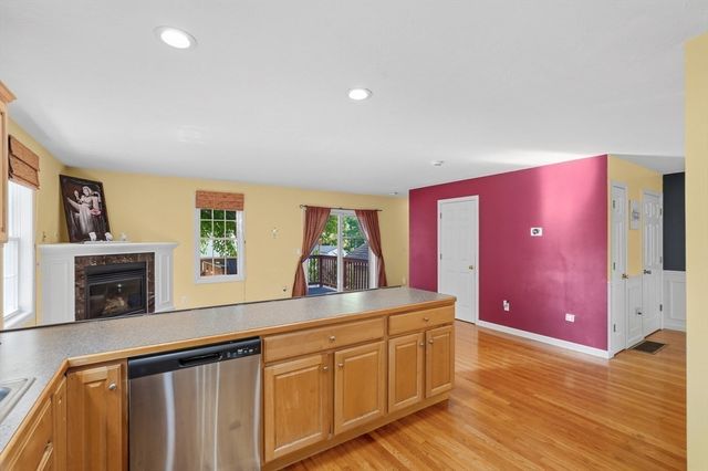 42 Castine St A, Worcester, MA 01606