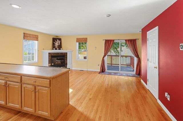 42 Castine St A, Worcester, MA 01606