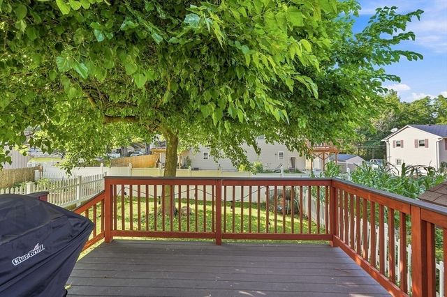 42 Castine St A, Worcester, MA 01606