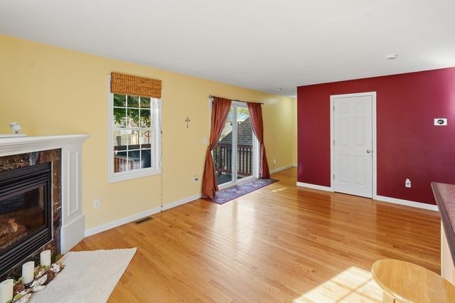 42 Castine St A, Worcester, MA 01606