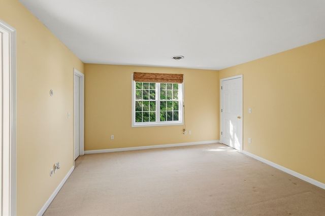 42 Castine St A, Worcester, MA 01606