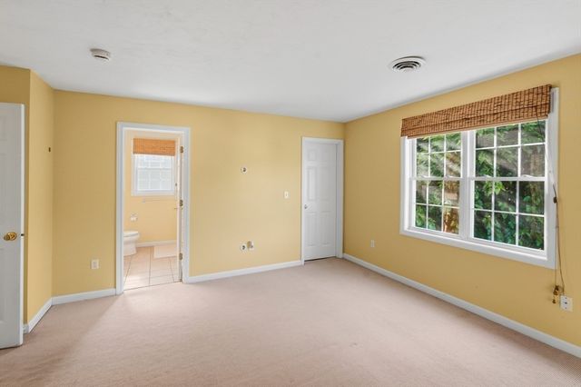 42 Castine St A, Worcester, MA 01606
