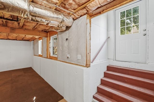42 Castine St A, Worcester, MA 01606