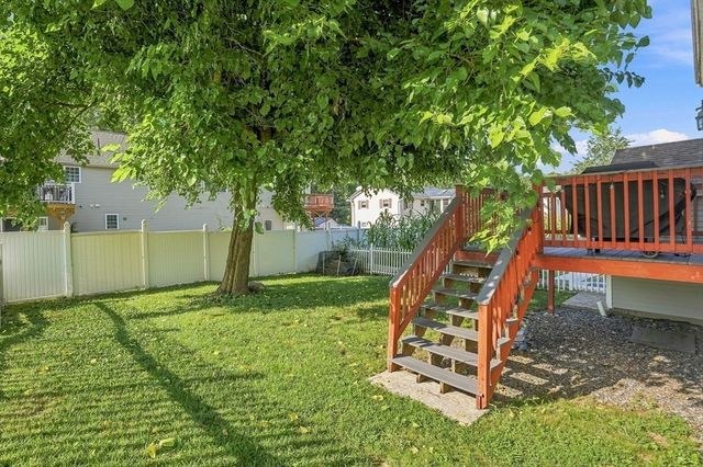 42 Castine St A, Worcester, MA 01606