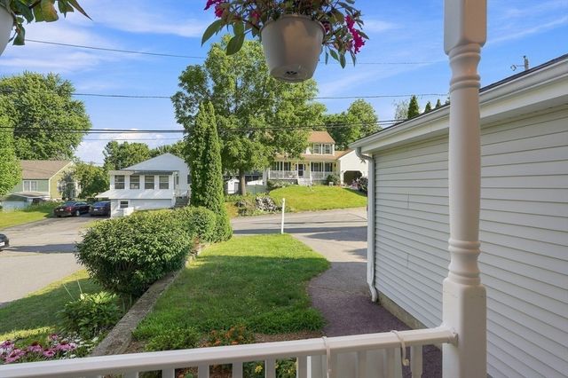 42 Castine St A, Worcester, MA 01606