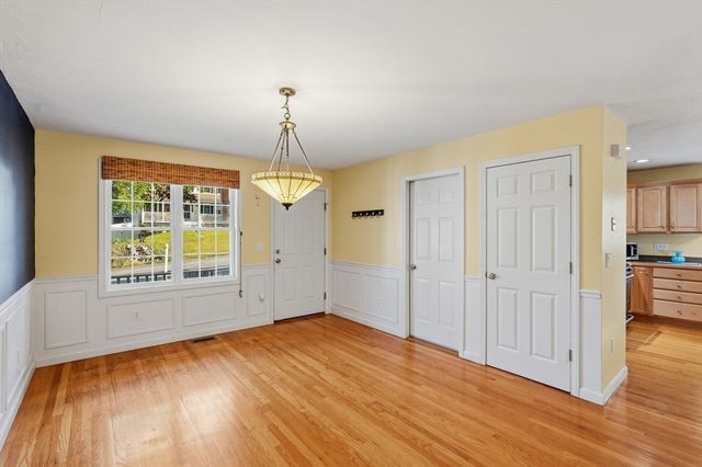 42 Castine St A, Worcester, MA 01606