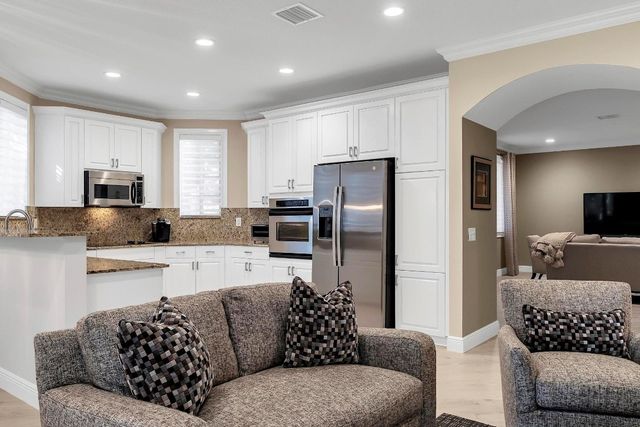 2857 Kinsington Circle 17-4, Fort Lauderdale, FL 33332