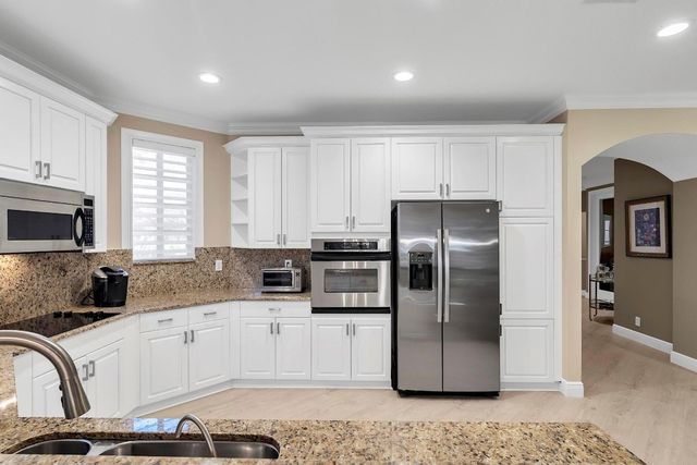 2857 Kinsington Circle 17-4, Fort Lauderdale, FL 33332