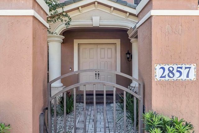 2857 Kinsington Circle 17-4, Fort Lauderdale, FL 33332
