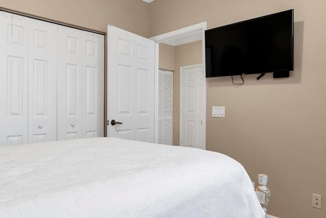 2857 Kinsington Circle 17-4, Fort Lauderdale, FL 33332