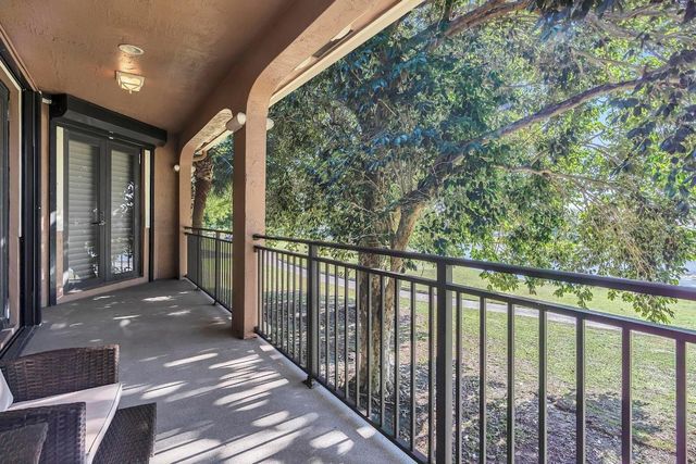 2857 Kinsington Circle 17-4, Fort Lauderdale, FL 33332