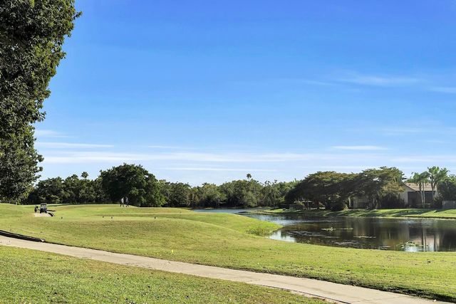 2857 Kinsington Circle 17-4, Fort Lauderdale, FL 33332