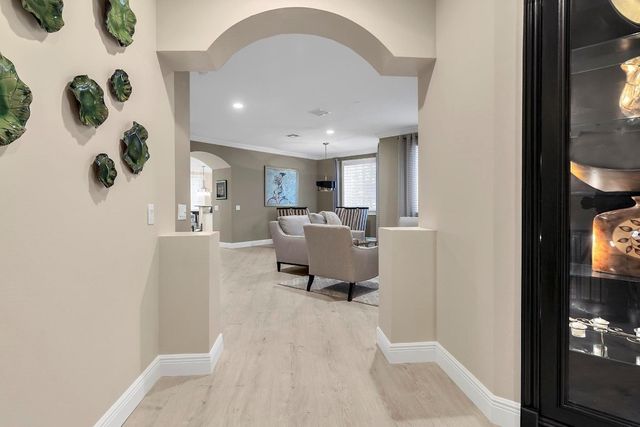 2857 Kinsington Circle 17-4, Fort Lauderdale, FL 33332